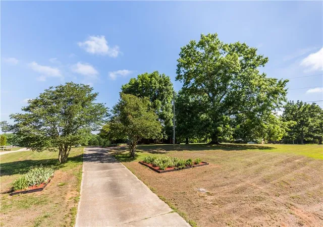 Homes for sale in Maysville, GA | 75 W Ridgeway Rd, Maysville, GA 30558 | MLS# 7767048
