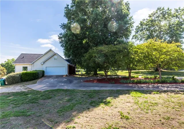 Homes for sale in Maysville, GA | 75 W Ridgeway Rd, Maysville, GA 30558 | MLS# 7767048