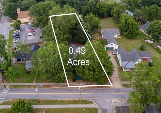 Photo 3 of Sale Pending at 605 E Church St E, Monroe, GA 30655 | MLS# 7615020 | Listing updated on 2026-08-12