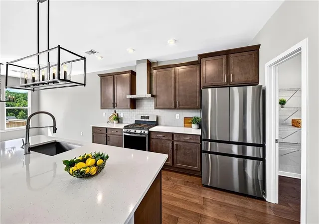 3rd image of 213 Catalpa Grv, Braselton, GA 30517 | MLS# 7797570