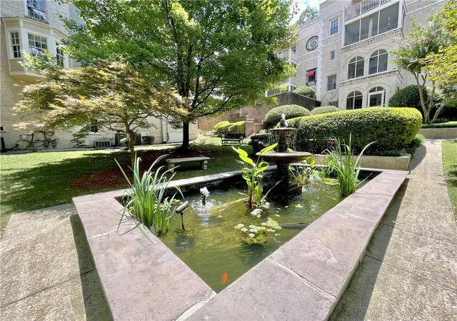 Listing Photo 2 - Condo for sale in building located at 2214 Peachtree Rd NW, Atlanta, GA 30309 - Unit #A5