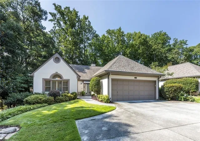 2nd image of 450 Greenlaurel Dr Ne, Sandy Springs, GA 30342 | MLS# 7821651