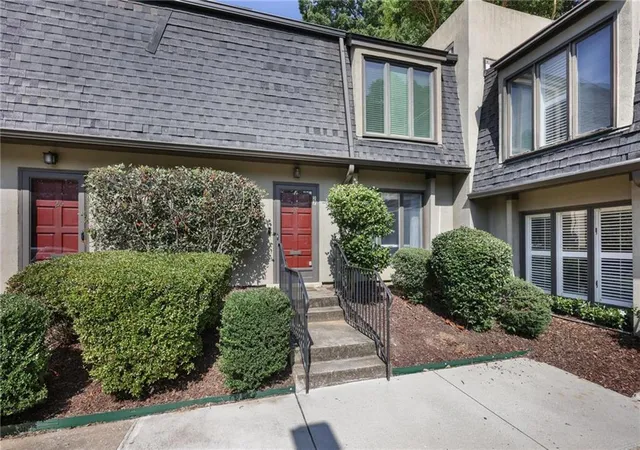 1st image of 27 Ivy Rdg Ne, Atlanta, GA 30342 | MLS# 7824025