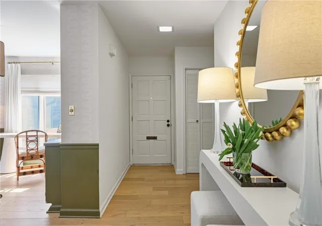 3rd image of 27 Ivy Rdg Ne, Atlanta, GA 30342 | MLS# 7824025