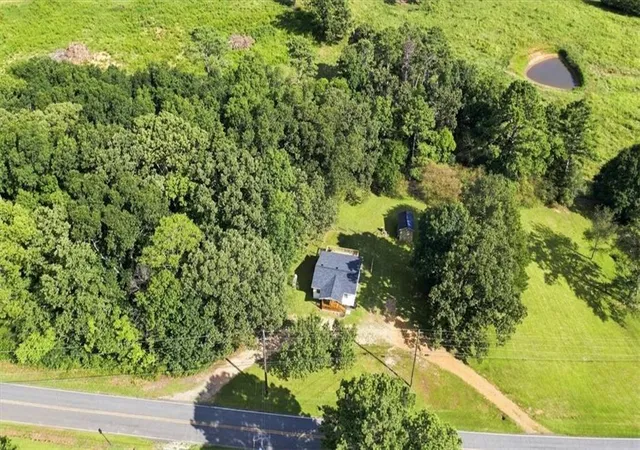 3rd image of 1352 Collard Valley Rd, Cedartown, GA 30125 | MLS# 7817499