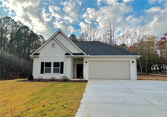 Homes for sale in Maysville, GA | 116 Valley View Dr, Maysville, GA 30558 | MLS# 7687804