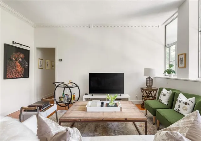 3rd image of 3060 Pharr Court North #422, Atlanta, GA 30305 | MLS# 7799049