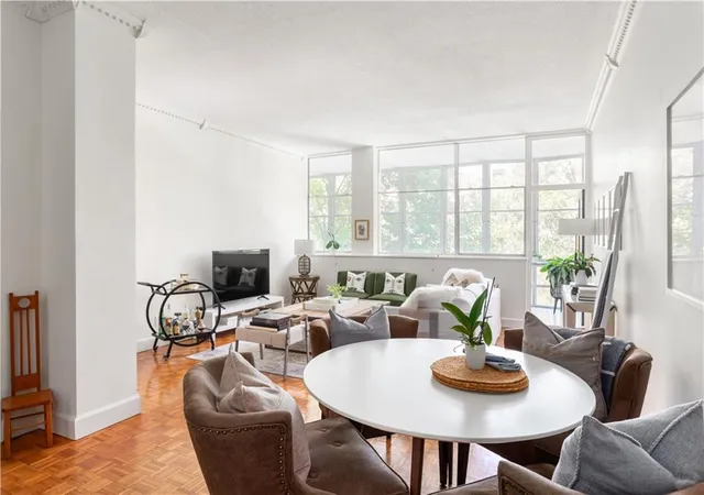 5th image of 3060 Pharr Court North #422, Atlanta, GA 30305 | MLS# 7799049