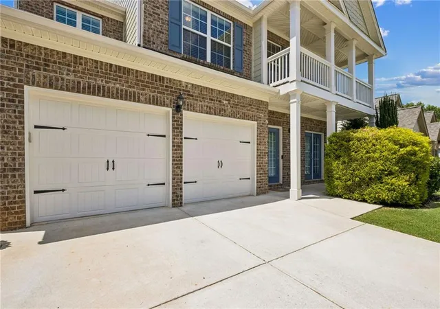 Photo 2 of Single family home for sale at 5943 Lexington Way, Braselton, GA 30517 | MLS# 7824334 | Listing updated on 2026-08-21