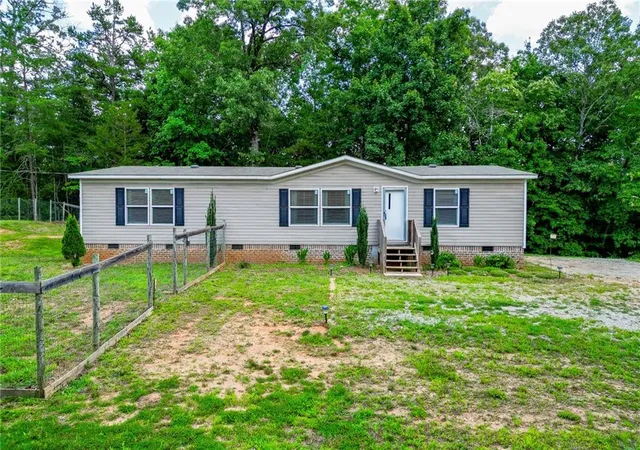 Homes for sale in Cleveland, GA | 526 Silver Falls Rd, Cleveland, GA 30528 | MLS# 7799542