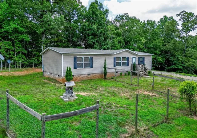 Homes for sale in Cleveland, GA | 526 Silver Falls Rd, Cleveland, GA 30528 | MLS# 7799542