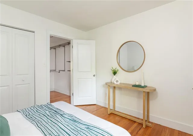 2nd image of 2023 Oakview Rd Se, Atlanta, GA 30317