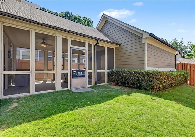 50th image of 990 Turner Dr Se, Smyrna, GA 30080 | MLS# 7775740