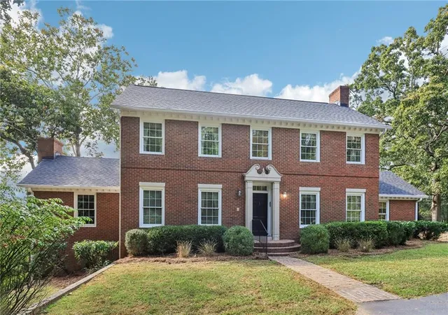 2nd image of 1441 Beaumont Dr Nw, Kennesaw, GA 30152 | MLS# 7705577