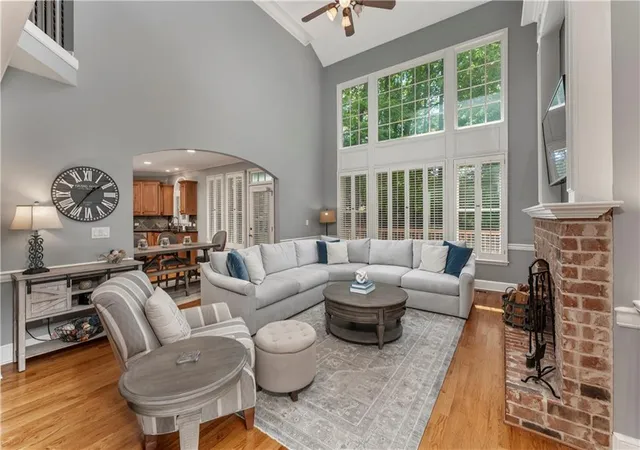 3rd image of 929 Ravenwood Wy, Canton, GA 30115 | MLS# 7761568