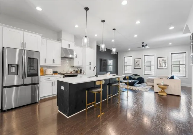Photo 3 of Townhouse for sale at 2004 Oak Ln NW, Atlanta, GA 30318 | MLS# 7800834 | Listing updated on 2026-10-09