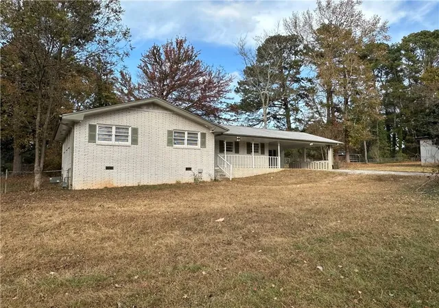 Photo 1 of Single family home for sale at 423 Center Cir, Conyers, GA 30094 | MLS# 7682099 | Listing updated on 2026-08-26