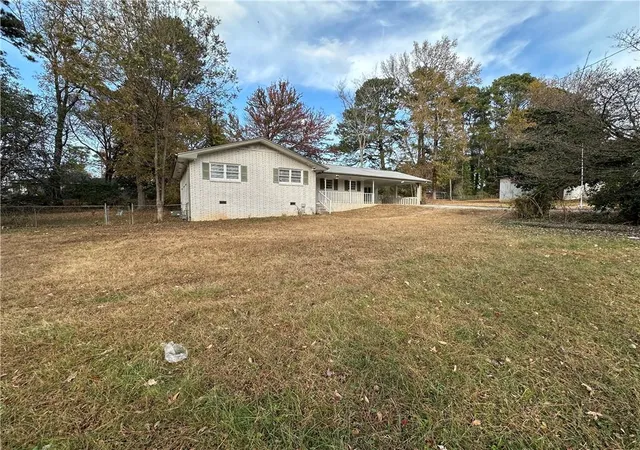 Photo 3 of Single family home for sale at 423 Center Cir, Conyers, GA 30094 | MLS# 7682099 | Listing updated on 2026-08-26