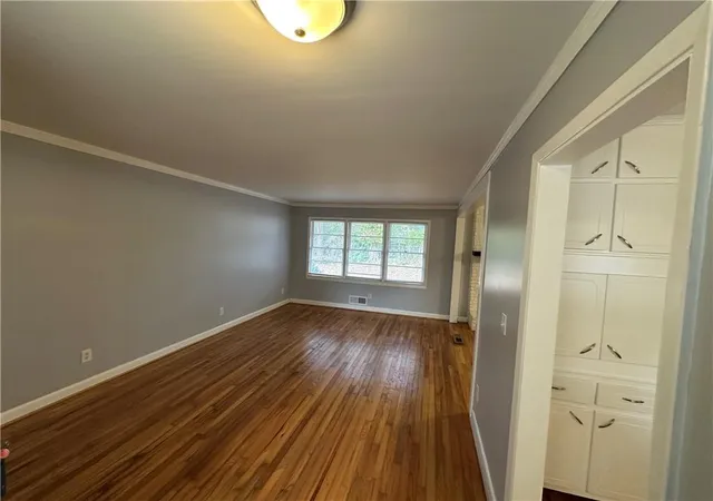 Photo 3 of Single family home for sale at 423 Center Cir, Conyers, GA 30094 | MLS# 7682099 | Listing updated on 2026-08-26