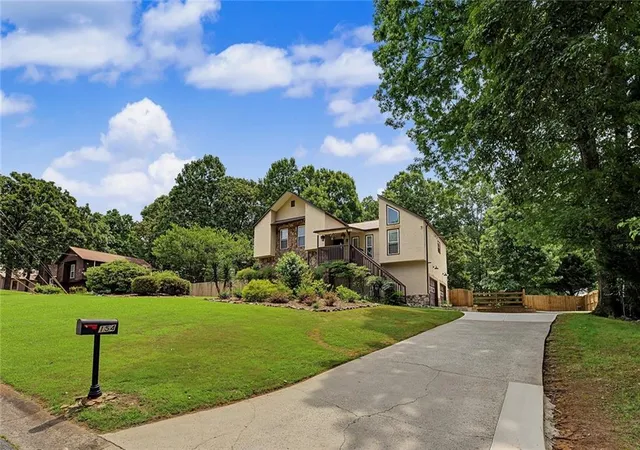 Homes for sale in Woodstock, GA | 154 W Putnam Ferry Rd, Woodstock, GA 30189 | MLS# 7797529