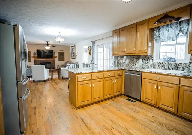 Photo 3 of Single family home for sale at 4450 Bay Crk Rd, Loganville, GA 30052 | MLS# 7801913 | Listing updated on 2026-08-27