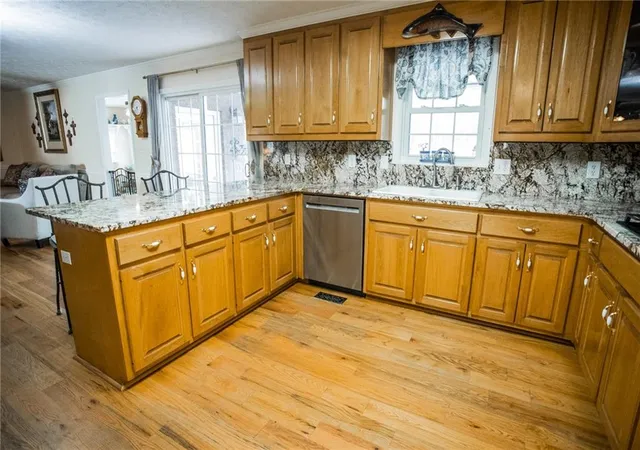 Photo 3 of Single family home for sale at 4450 Bay Crk Rd, Loganville, GA 30052 | MLS# 7801913 | Listing updated on 2026-08-27