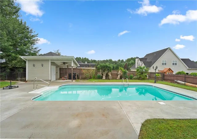 Photo 3 of Single family home for sale at 32 Lasalle Ln, Douglasville, GA 30134 | MLS# 7823907 | Listing updated on 2026-09-12
