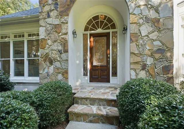 Photo 3 of Sale Pending at 865 Dockbridge Way, Alpharetta, GA 30004 | MLS# 7824476 | Listing updated on 2026-09-07