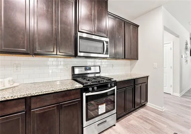 Photo 4 of Single family home for sale at 1924 Azure Grv Ct, Marietta, GA 30008 | MLS# 7820039 | Listing updated on 2026-08-31