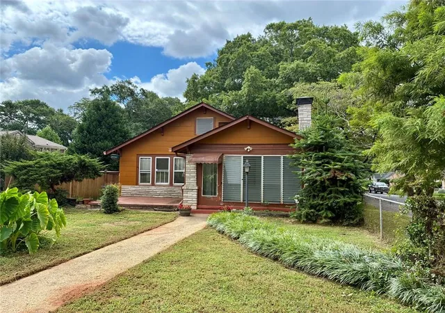 2nd image of 1012 Sw Birch St Sw, Atlanta, GA 30310 | MLS# 7815686