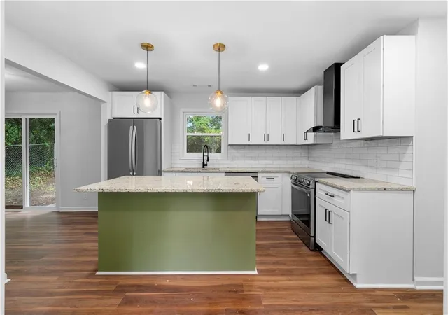 Photo 3 of Single family home for sale at 5270 Longmeadow Ln, Atlanta, GA 30349 | MLS# 7800706 | Listing updated on 2026-09-29