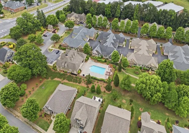 Listing Photo 2 - Condo for sale in building located at 1945 Brannon Commons Cir, Cumming, GA 30041 - Unit #