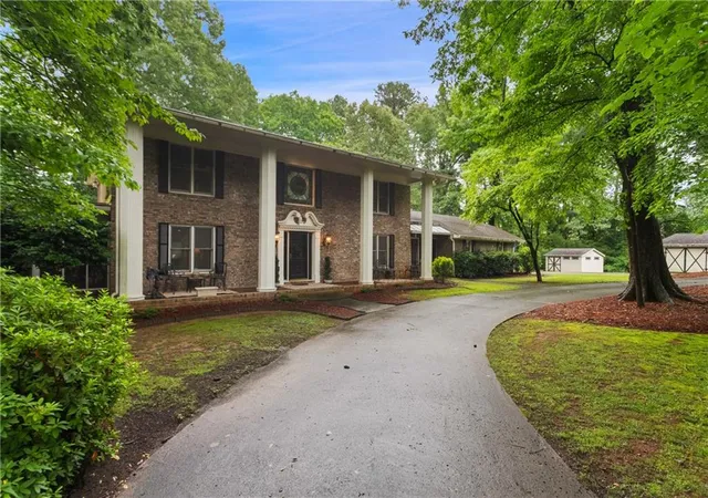 2nd image of 1025 Rays Rd, Stone Mountain, GA 30083 | MLS# 7761432