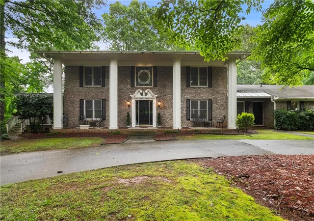 3rd image of 1025 Rays Rd, Stone Mountain, GA 30083 | MLS# 7761432