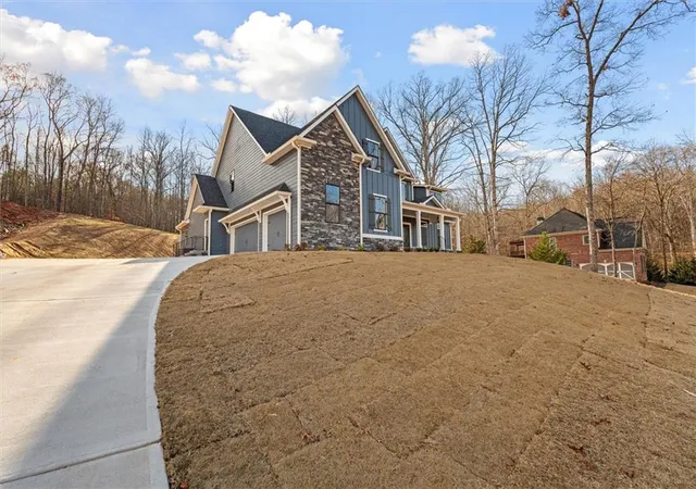 Homes for sale in Carrollton, GA | 157 West Lake Blvd, Carrollton, GA 30116 | MLS# 7675208