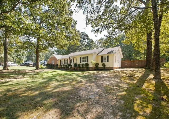 3rd image of 97 Oak Hill Dr, Rockmart, GA 30153 | MLS# 7828884