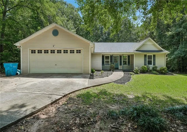 Photo 1 of Single family home for sale at 131 Homestead Wy, Locust Grove, GA 30248 | MLS# 7828505 | Listing updated on 2026-08-28