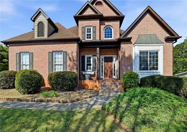 2nd image of 1015 Windhaven Dr, Alpharetta, GA 30005 | MLS# 7762793