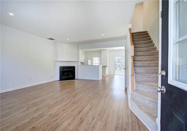Photo 3 of Sale Pending at 62 Highoak Dr Ne #3, Marietta, GA 30066 | MLS# 7784426 | Listing updated on 2026-08-27