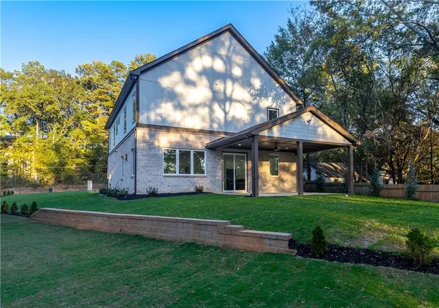 3rd image of 171 Honeysuckle Cir, Lawrenceville, GA 30046 | MLS# 7777519