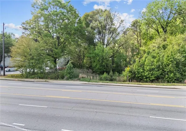 2nd image of 4895 Lawrenceville Hwy Nw, Lilburn, GA 30047 | MLS# 7749533