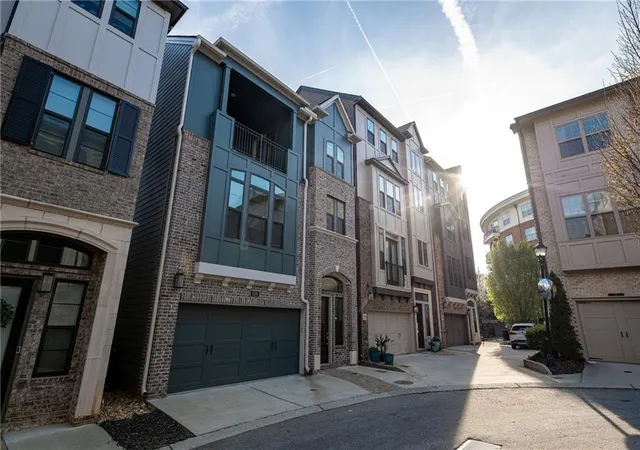 image of 529 Broadview Pl Ne, Atlanta, GA 30324 | MLS# 7742329