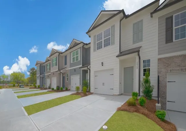 Photo 2 of Sale Pending at 2025 Roseleigh Dr, Douglasville, GA 30134 | MLS# 7821156 | Listing updated on 2026-09-12