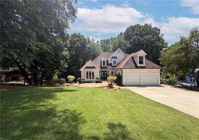 Homes for sale in Marietta, GA | 2299 Camden Dr Sw, Marietta, GA 30064 | MLS# 7795470