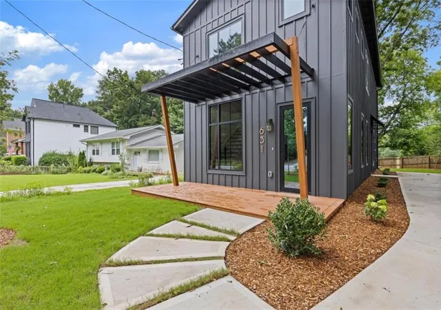 Photo 2 of Single family home for sale at 631 Flat Shls Ave, Atlanta, GA 30316 | MLS# 7813553 | Listing updated on 2026-08-09