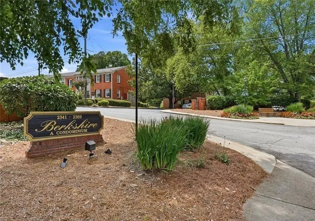 Photo 2 of Condo for sale at 2355 Henderson Ml Rd Ne #4, Atlanta, GA 30345 | MLS# 7791270 | Listing updated on 2026-08-31