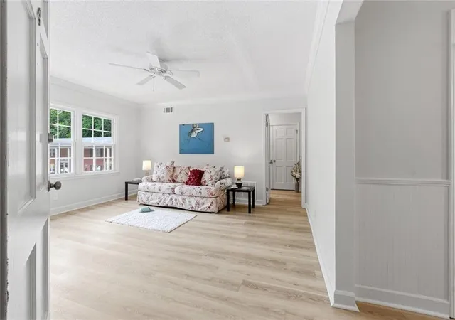 Listing Photo 4 - Condo for sale in building located at 2355 Henderson Mill Rd NE, Atlanta, GA 30345 - Unit #4