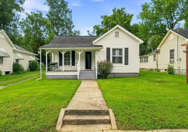 2nd image of 129 Cobb St, Cedartown, GA 30125 | MLS# 7829474