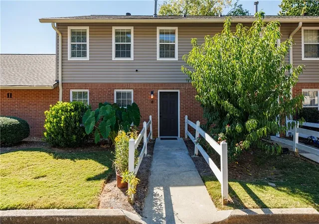 Townhouse for sale at 7750 Roswell Rd #11B, Sandy Springs, GA 30350 | MLS# 7858003