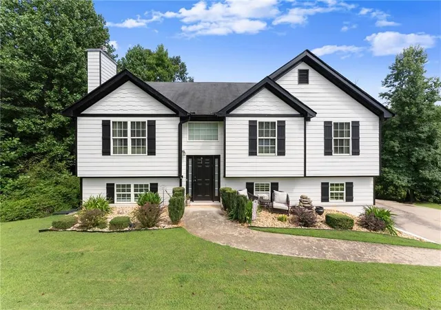 Photo 1 of Single family home for sale at 2786 Summer Crk Dr, Gainesville, GA 30507 | MLS# 7815331 | Listing updated on 2026-09-05
